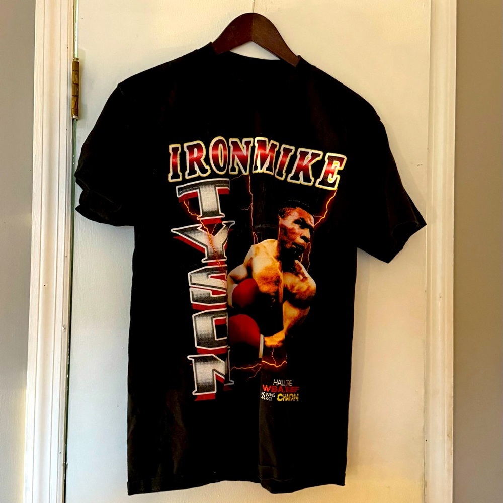 Iron Mike Tyson Men’s Tee Shirt! EUC